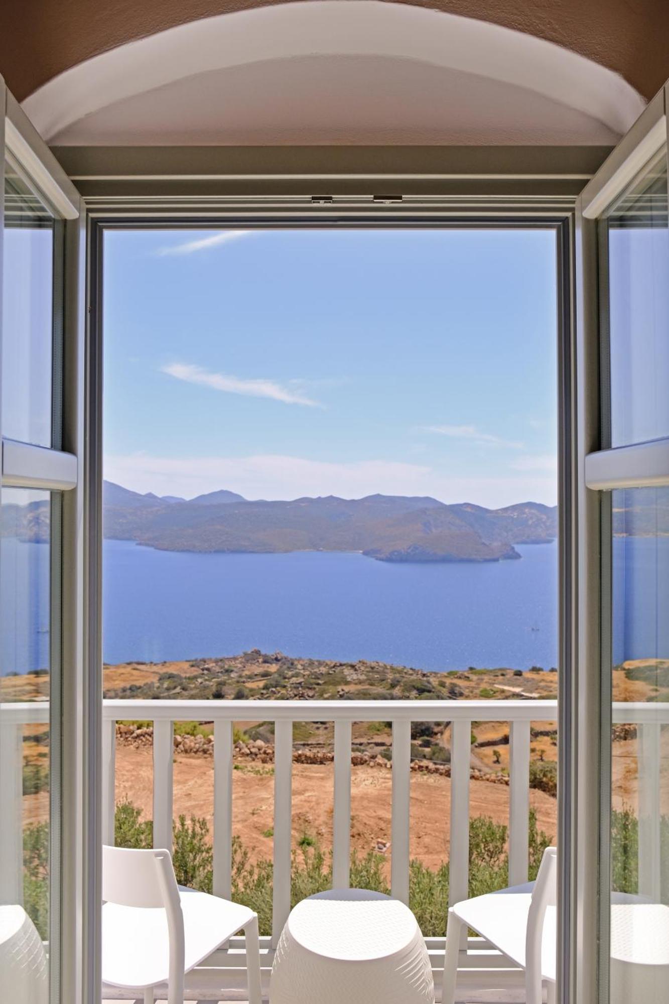 Odyssey Rock Milos Sunset Suites Plaka  Exterior photo