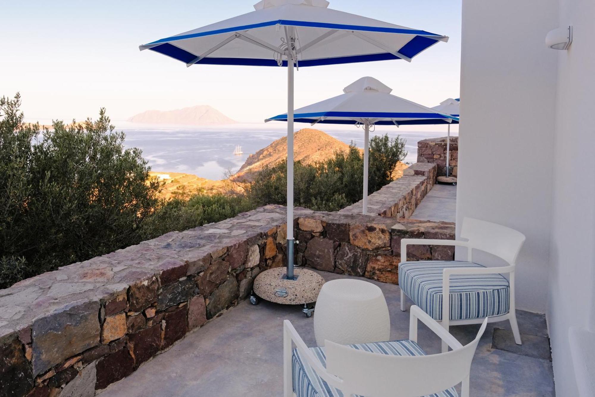 Odyssey Rock Milos Sunset Suites Plaka  Exterior photo