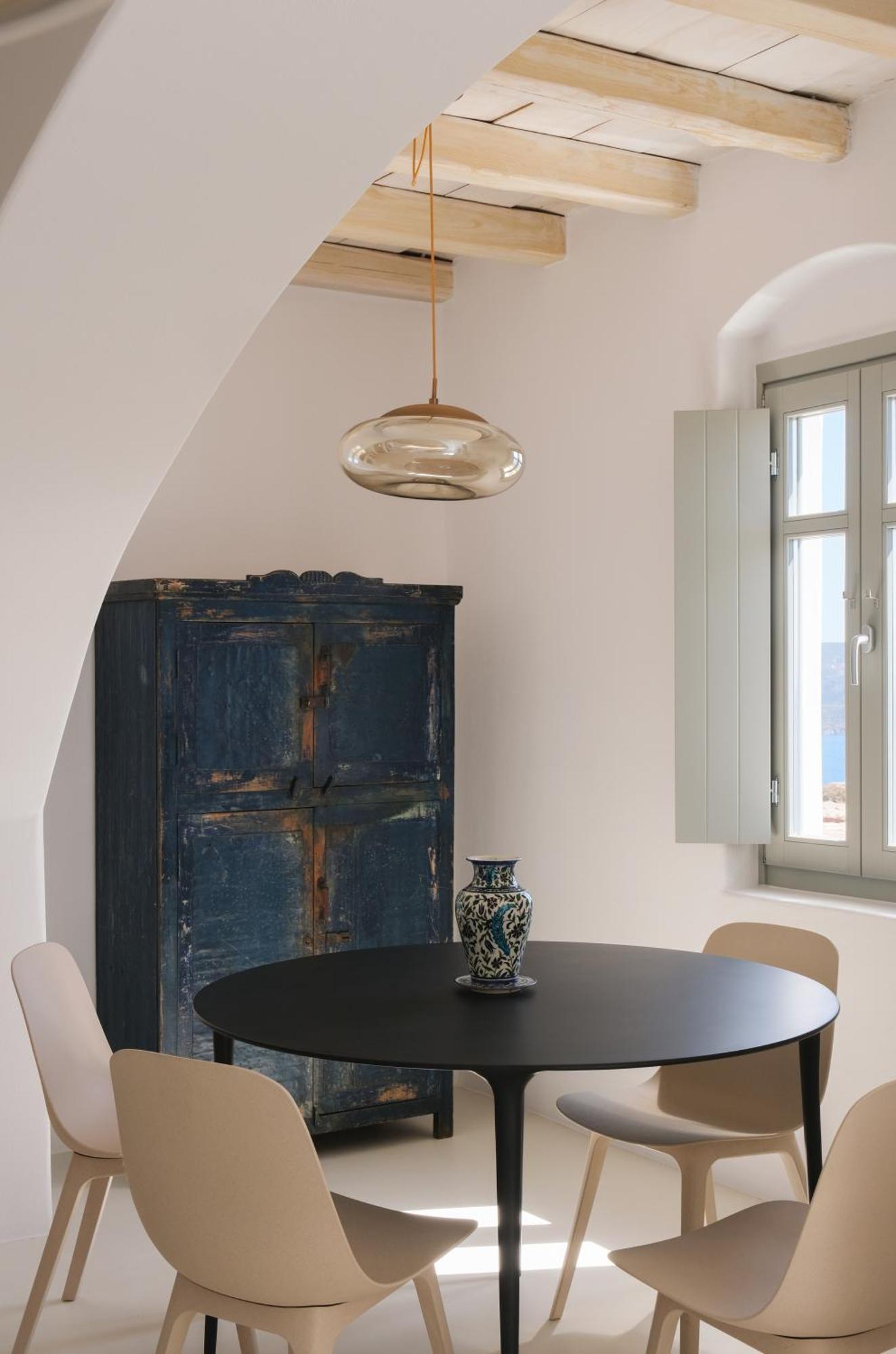 Odyssey Rock Milos Sunset Suites Plaka  Room photo